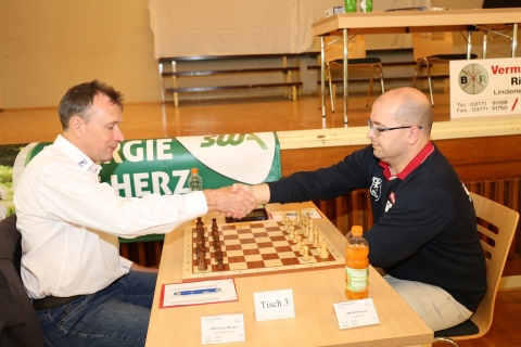 Brett 3 Meijers,Viesturs ½ : ½ Neuman,Petr