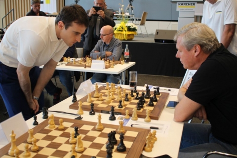 Jenner, selbst aktiver Schachspieler mit einer DWZ um 1800, hielt sich hervorragend gegen den Europameister